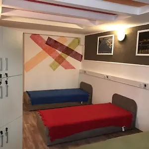 Opera Hostel Budapest