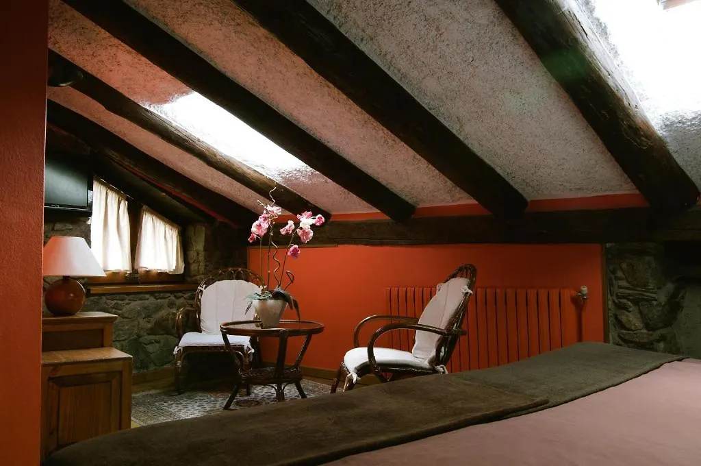 Guest house Hostal Cisco De Sans Andorra la Vella